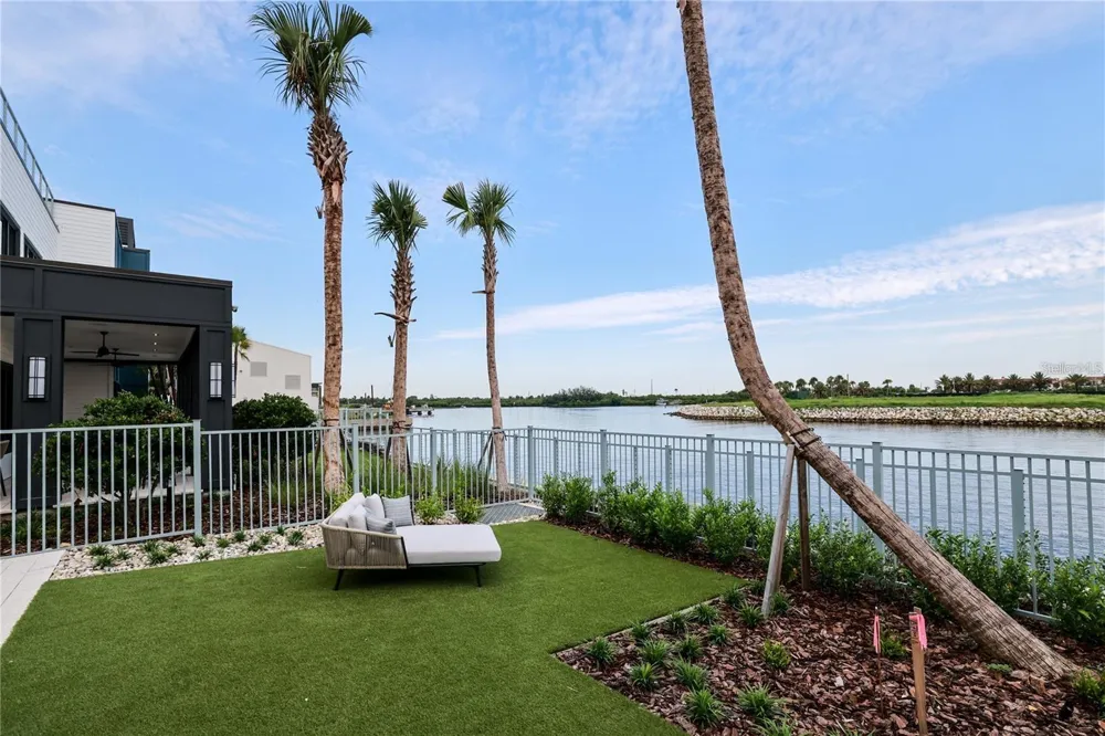 5127 W TYSON AVENUE #TH1 Tampa, FL 33611