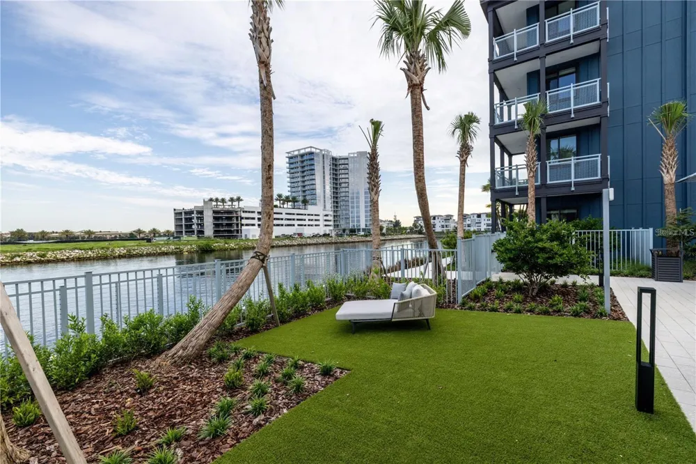5127 W TYSON AVENUE #TH1 Tampa, FL 33611