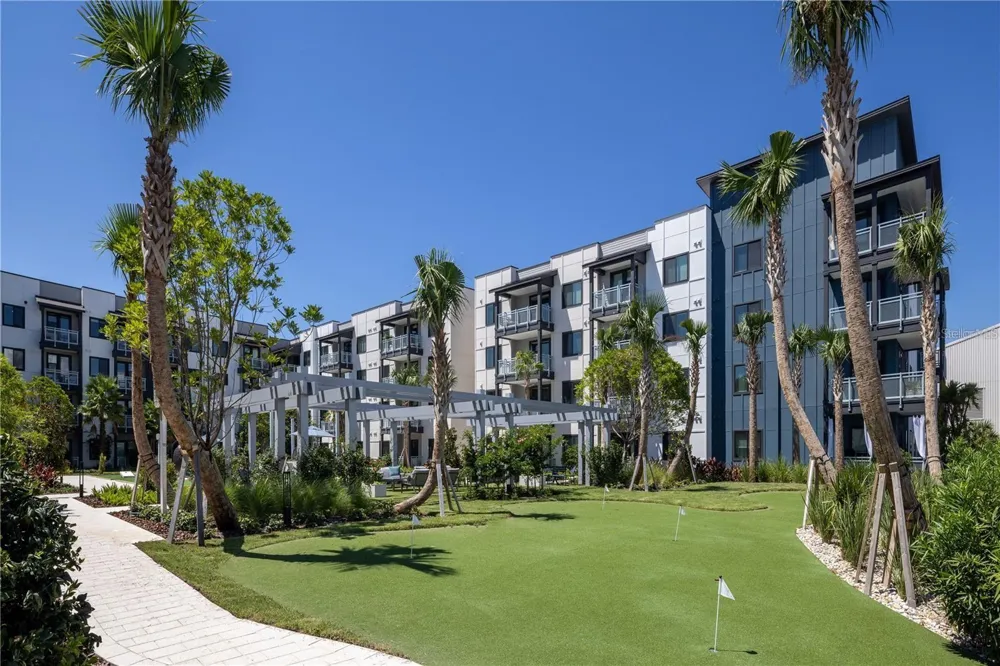 5127 W TYSON AVENUE #TH1 Tampa, FL 33611