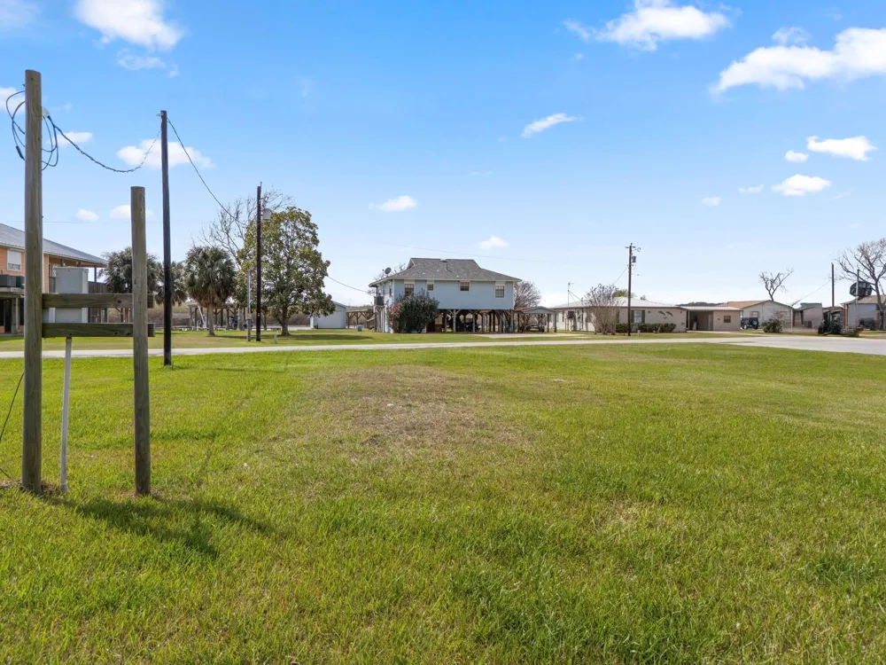 626 Cr 257 Matagorda, TX 77457