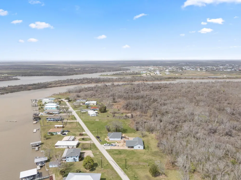 626 Cr 257 Matagorda, TX 77457