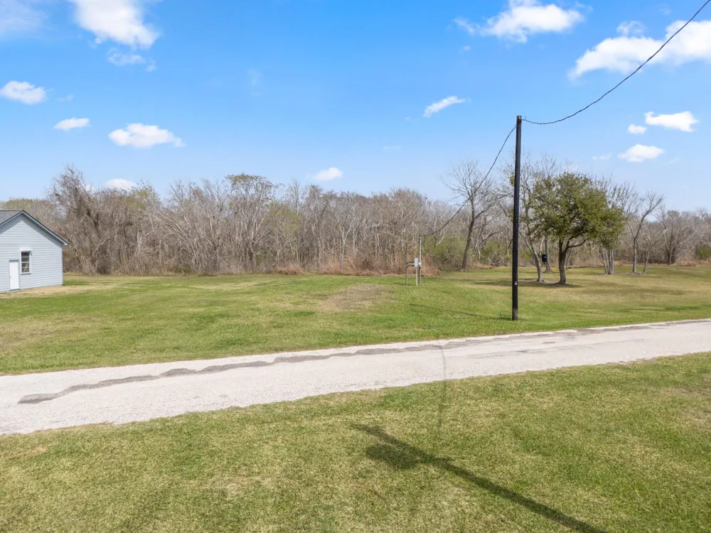626 Cr 257 Matagorda, TX 77457
