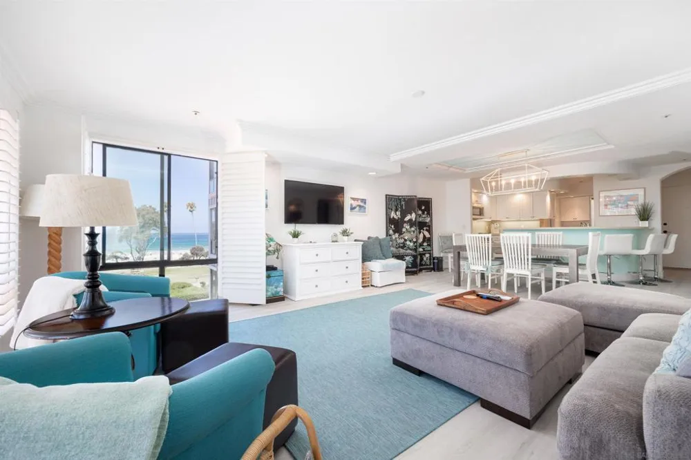 8263 Camino Del Oro #372 La Jolla, CA 92037