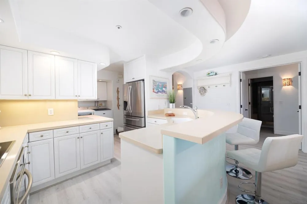 8263 Camino Del Oro #372 La Jolla, CA 92037