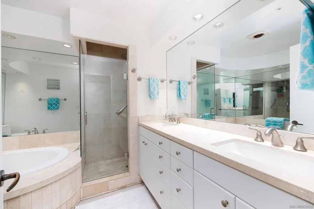 8263 Camino Del Oro #372 La Jolla, CA 92037