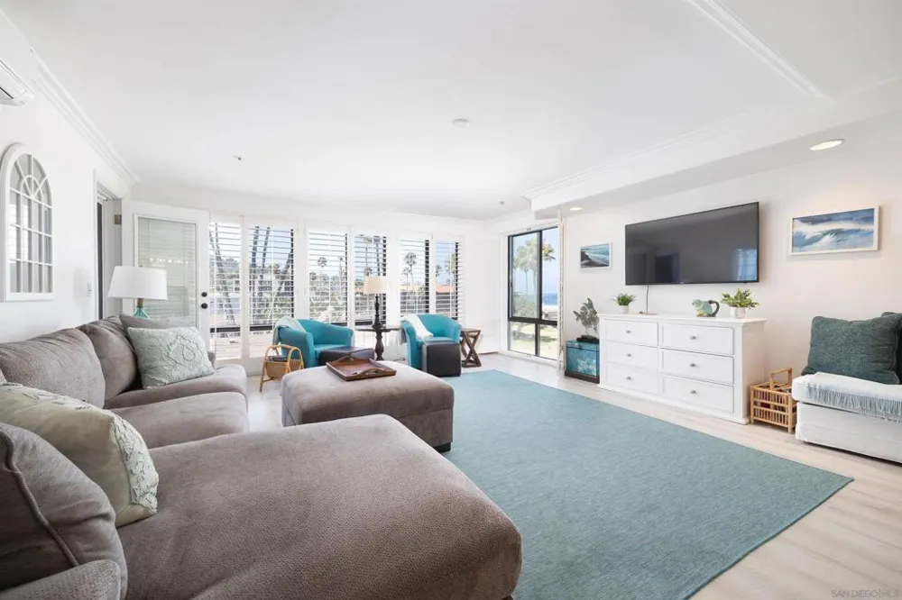 8263 Camino Del Oro #372 La Jolla, CA 92037