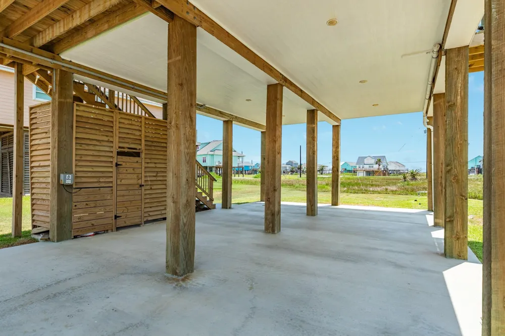 4726 Palm Street Freeport, TX 77541