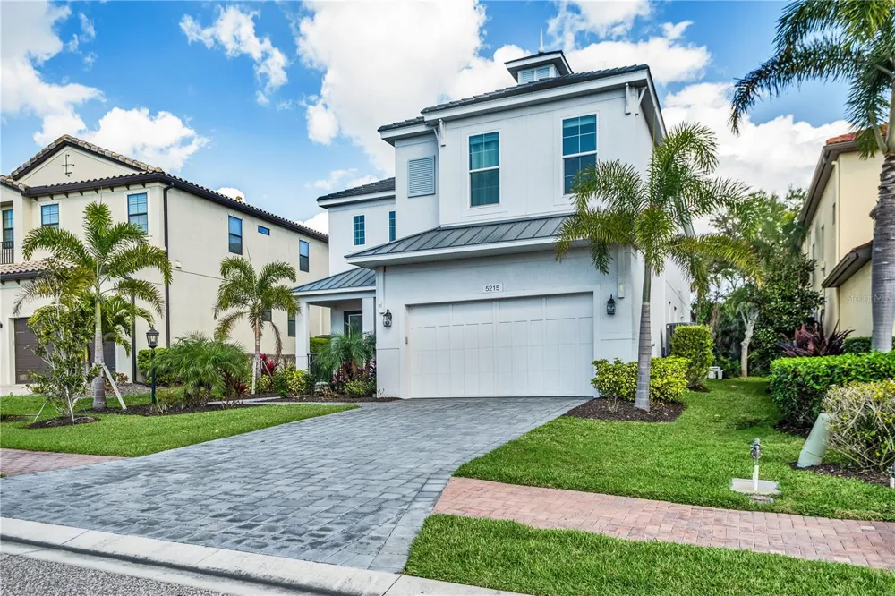 5215 TITLE ROW DRIVE Bradenton, FL 34210
