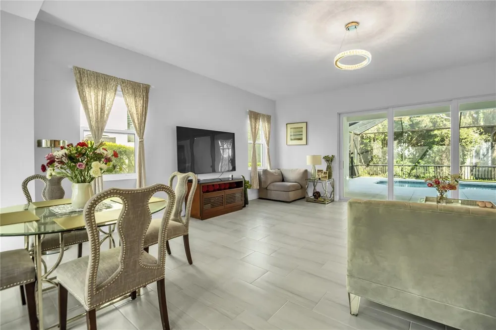 5215 TITLE ROW DRIVE Bradenton, FL 34210