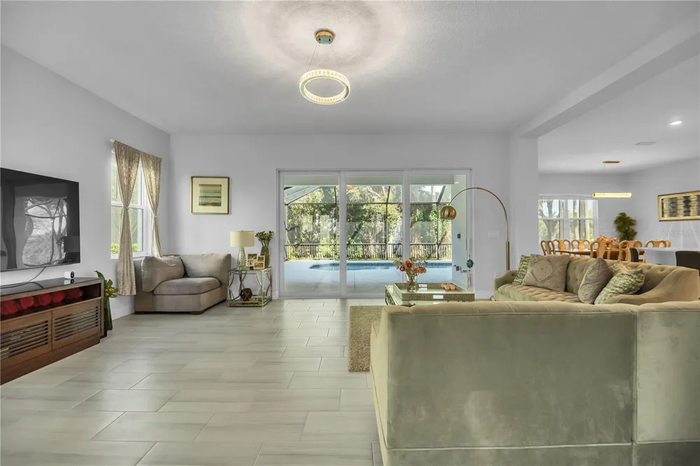 5215 TITLE ROW DRIVE Bradenton, FL 34210