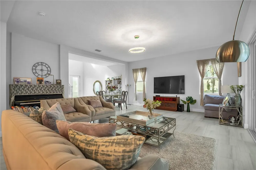 5215 TITLE ROW DRIVE Bradenton, FL 34210