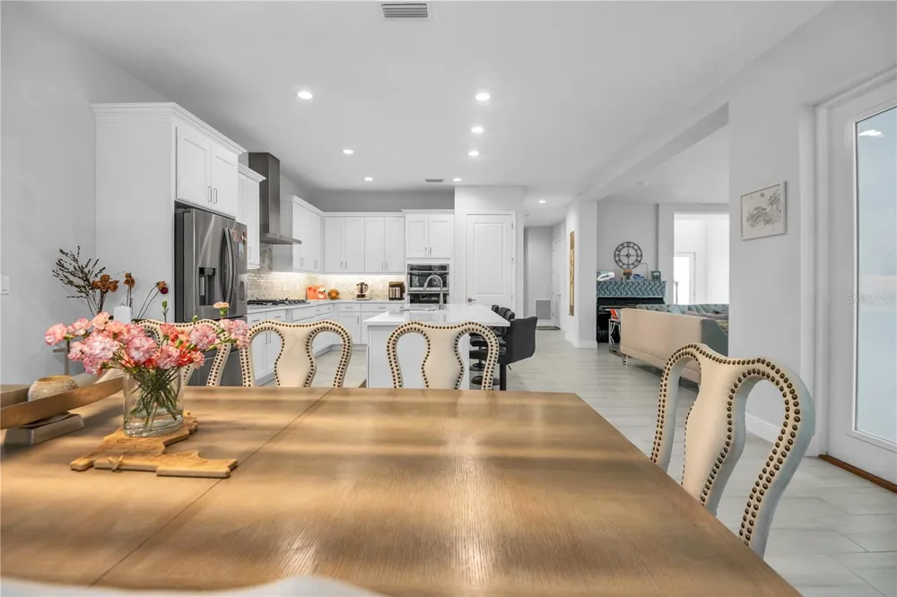 5215 TITLE ROW DRIVE Bradenton, FL 34210