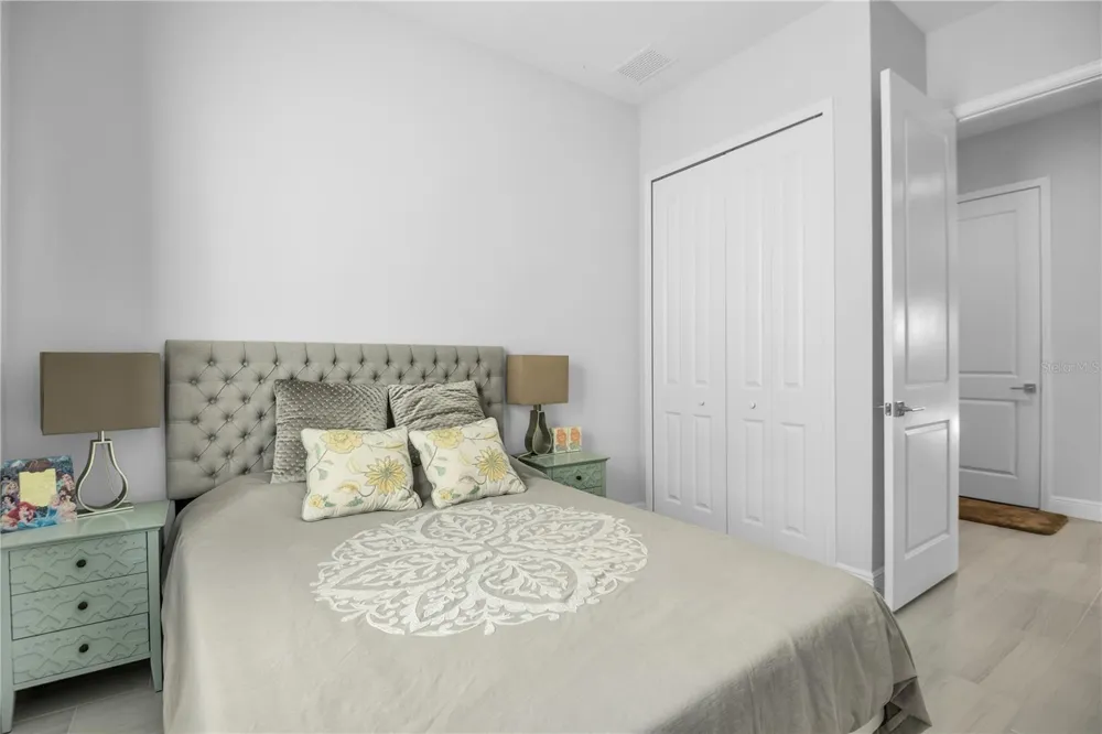 5215 TITLE ROW DRIVE Bradenton, FL 34210