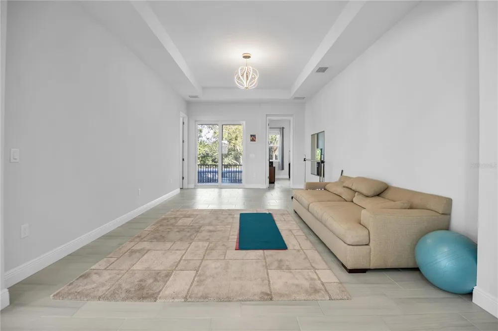 5215 TITLE ROW DRIVE Bradenton, FL 34210