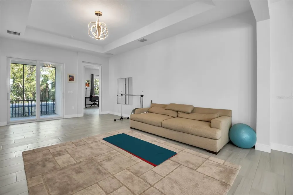 5215 TITLE ROW DRIVE Bradenton, FL 34210