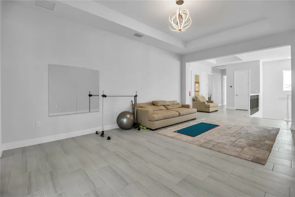 5215 TITLE ROW DRIVE Bradenton, FL 34210