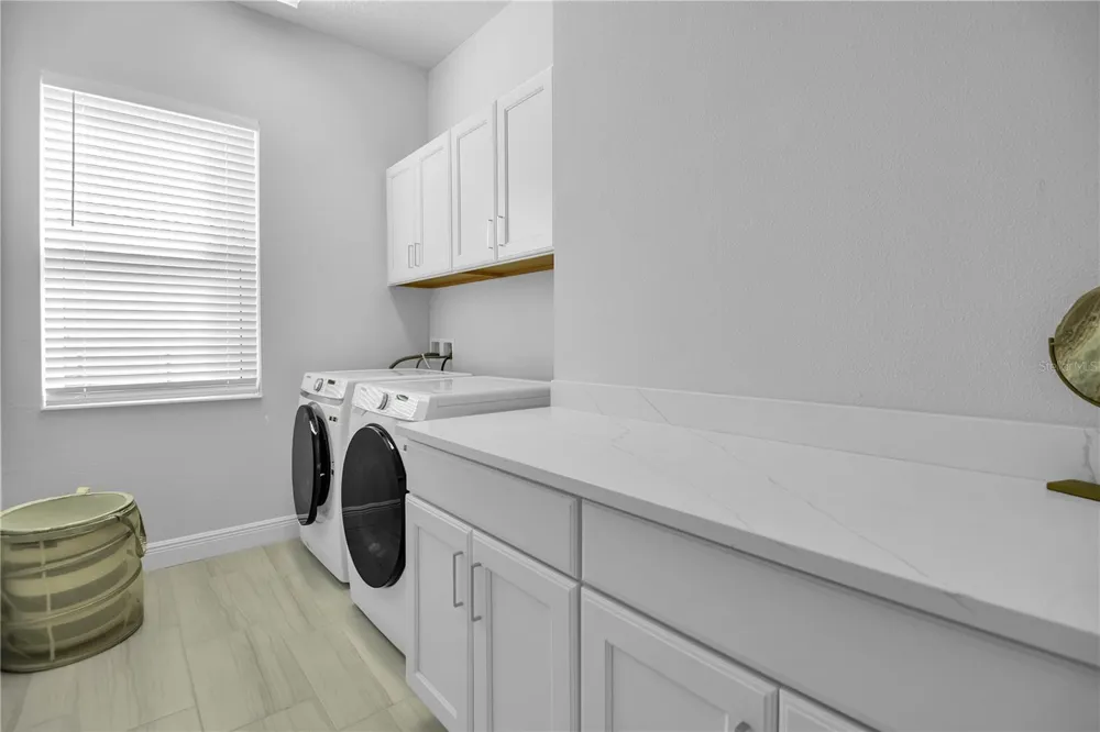 5215 TITLE ROW DRIVE Bradenton, FL 34210