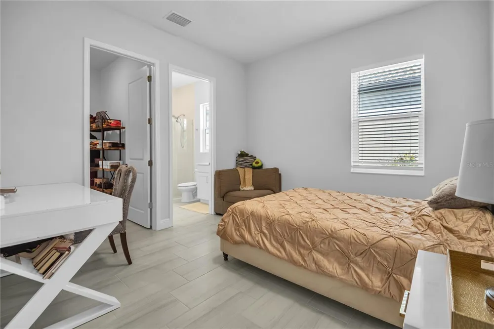 5215 TITLE ROW DRIVE Bradenton, FL 34210