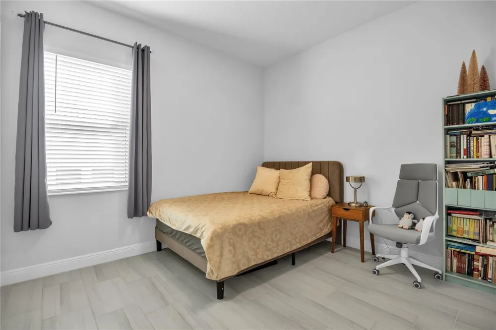 5215 TITLE ROW DRIVE Bradenton, FL 34210