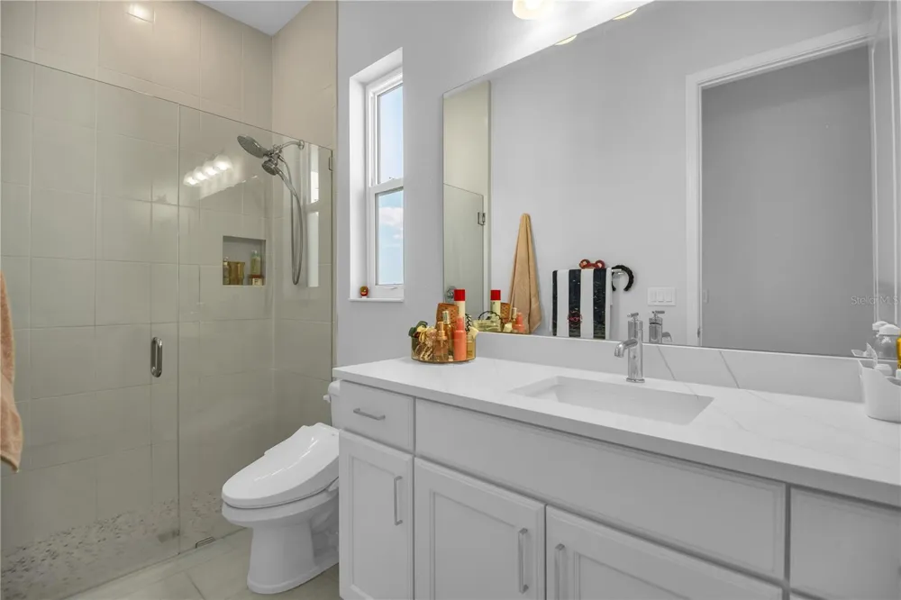 5215 TITLE ROW DRIVE Bradenton, FL 34210