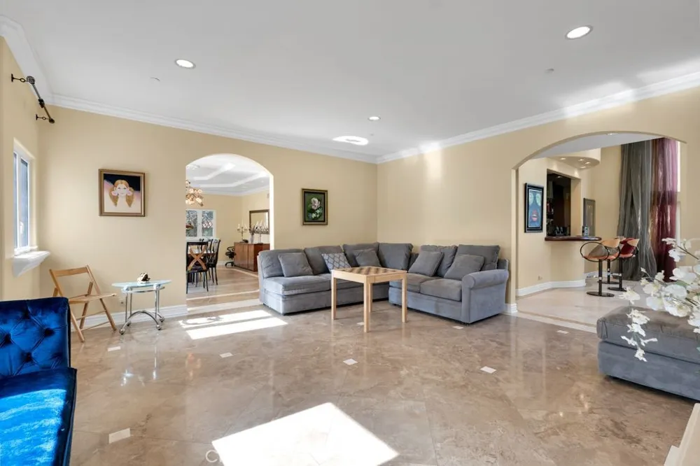 15 Maverick Lane Bell Canyon, CA 91307