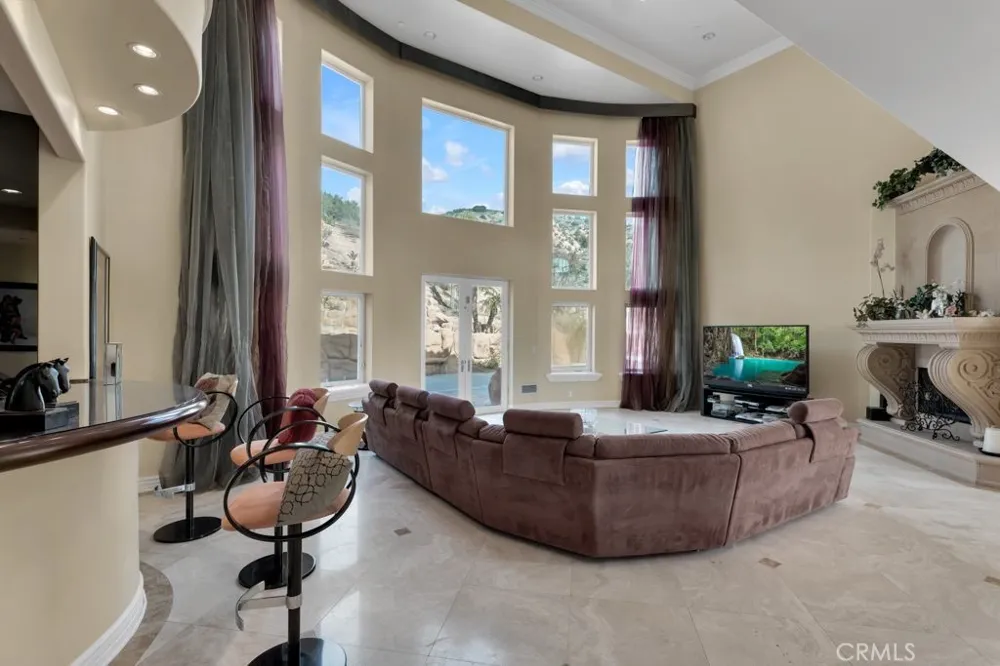 15 Maverick Lane Bell Canyon, CA 91307