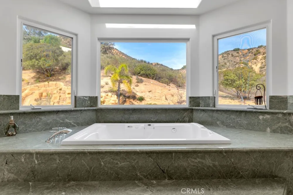 15 Maverick Lane Bell Canyon, CA 91307