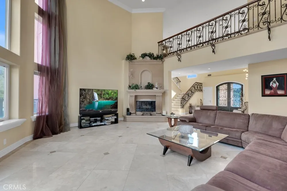 15 Maverick Lane Bell Canyon, CA 91307