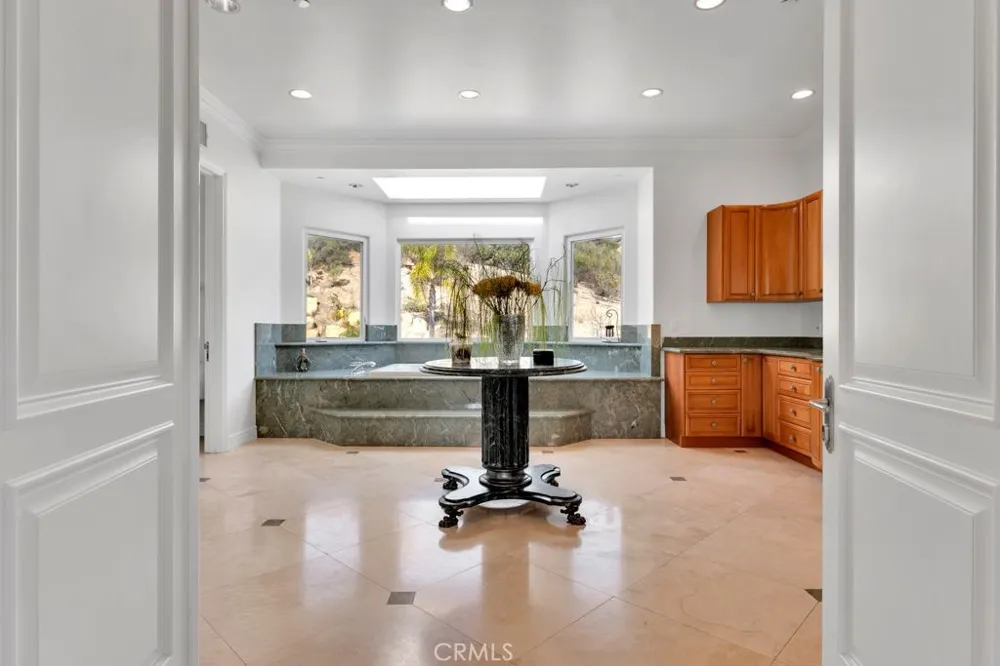 15 Maverick Lane Bell Canyon, CA 91307