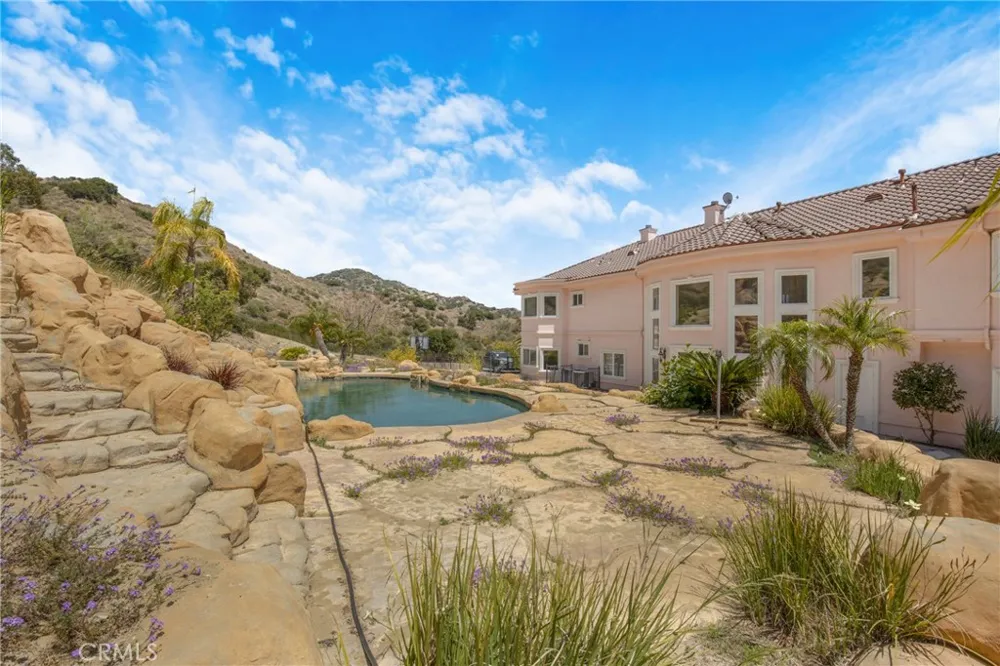 15 Maverick Lane Bell Canyon, CA 91307