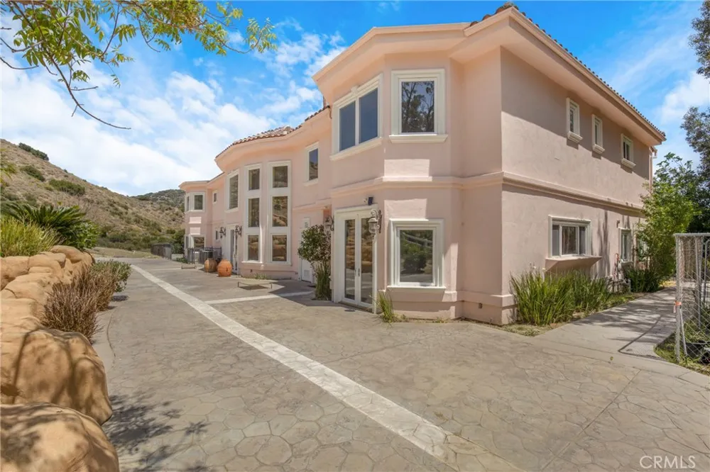 15 Maverick Lane Bell Canyon, CA 91307