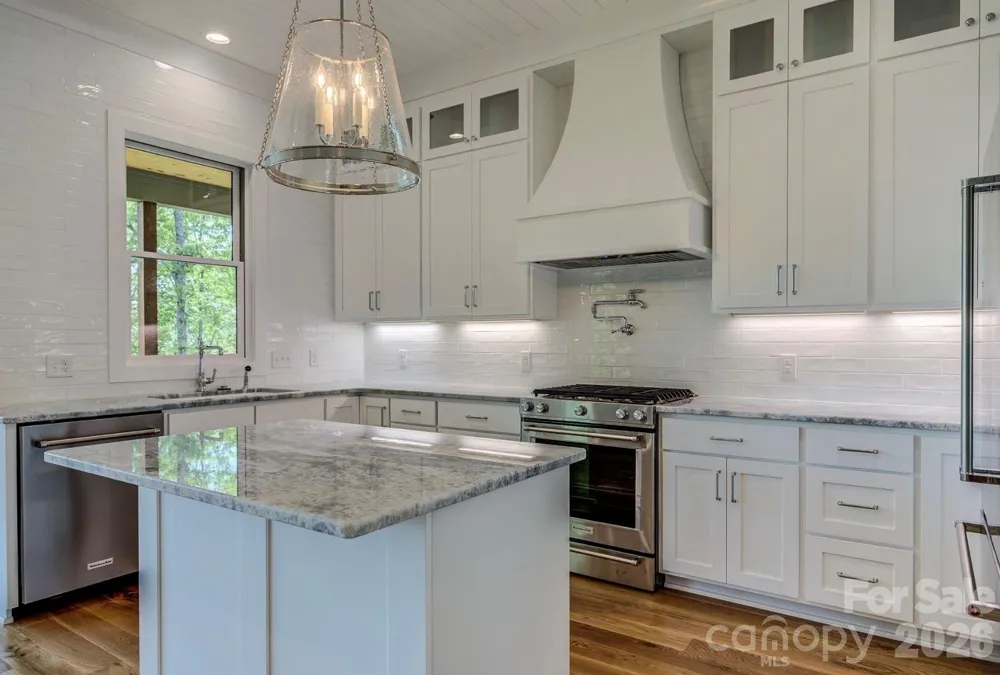 3434 Old Jonas Ridge Road Newland, NC 28657