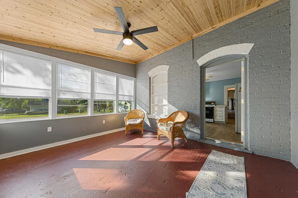 219 Davis Street Le Sueur, MN 56058