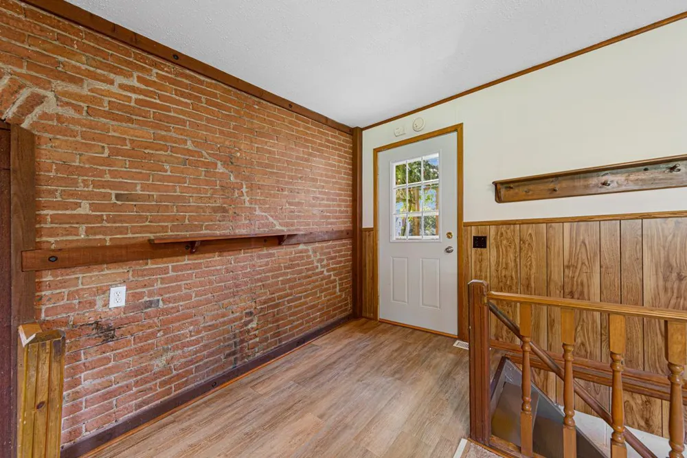 219 Davis Street Le Sueur, MN 56058