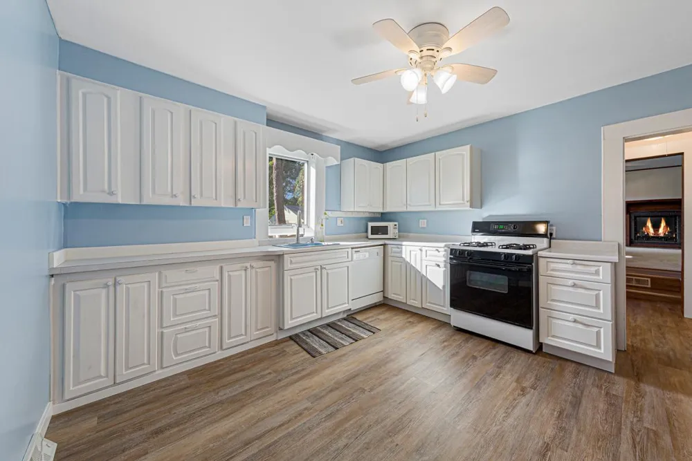 219 Davis Street Le Sueur, MN 56058