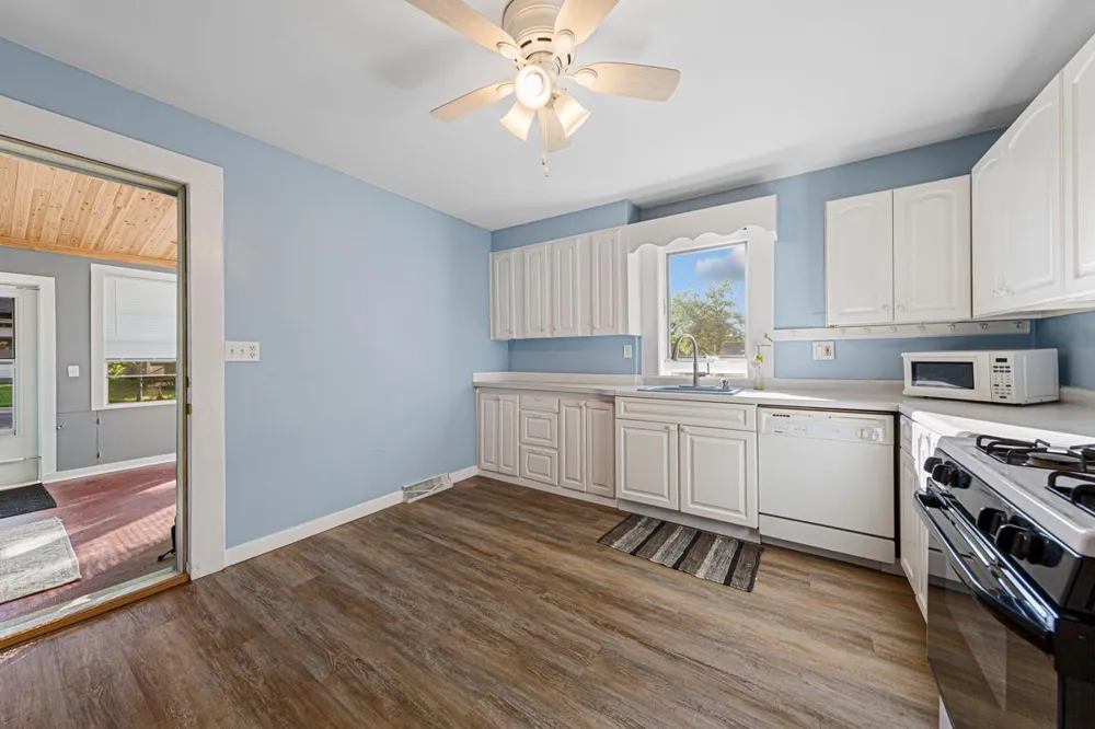 219 Davis Street Le Sueur, MN 56058
