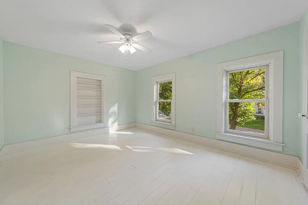 219 Davis Street Le Sueur, MN 56058