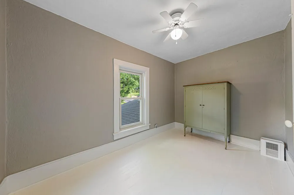 219 Davis Street Le Sueur, MN 56058