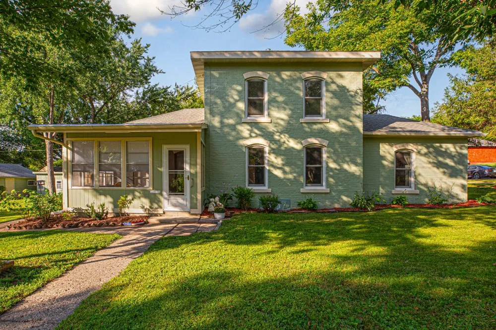 219 Davis Street Le Sueur, MN 56058