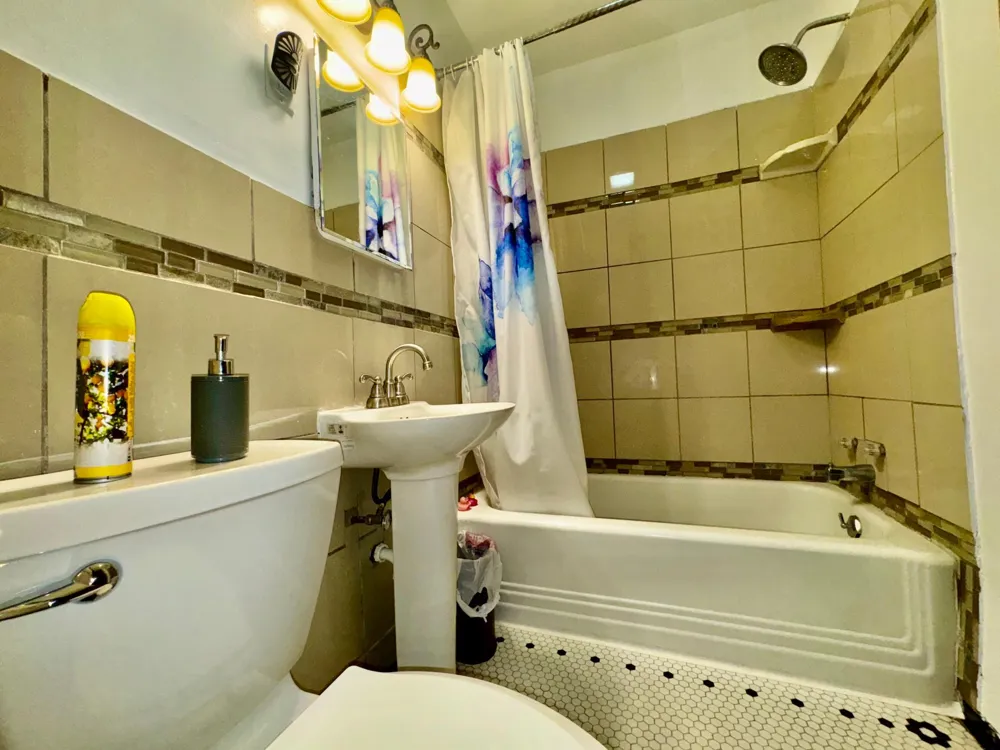 1464 Minnehaha Avenue W Saint Paul, MN 55104