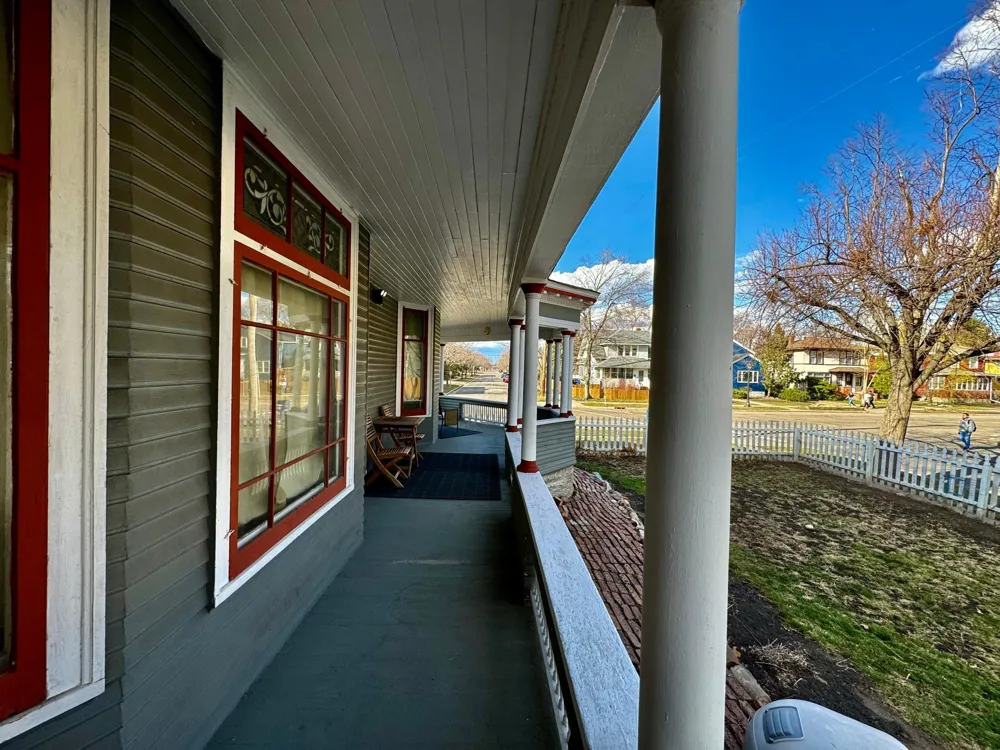 1464 Minnehaha Avenue W Saint Paul, MN 55104