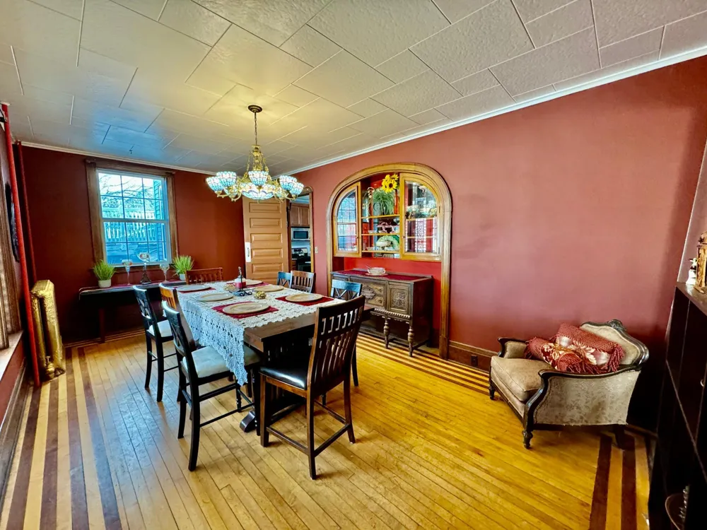 1464 Minnehaha Avenue W Saint Paul, MN 55104