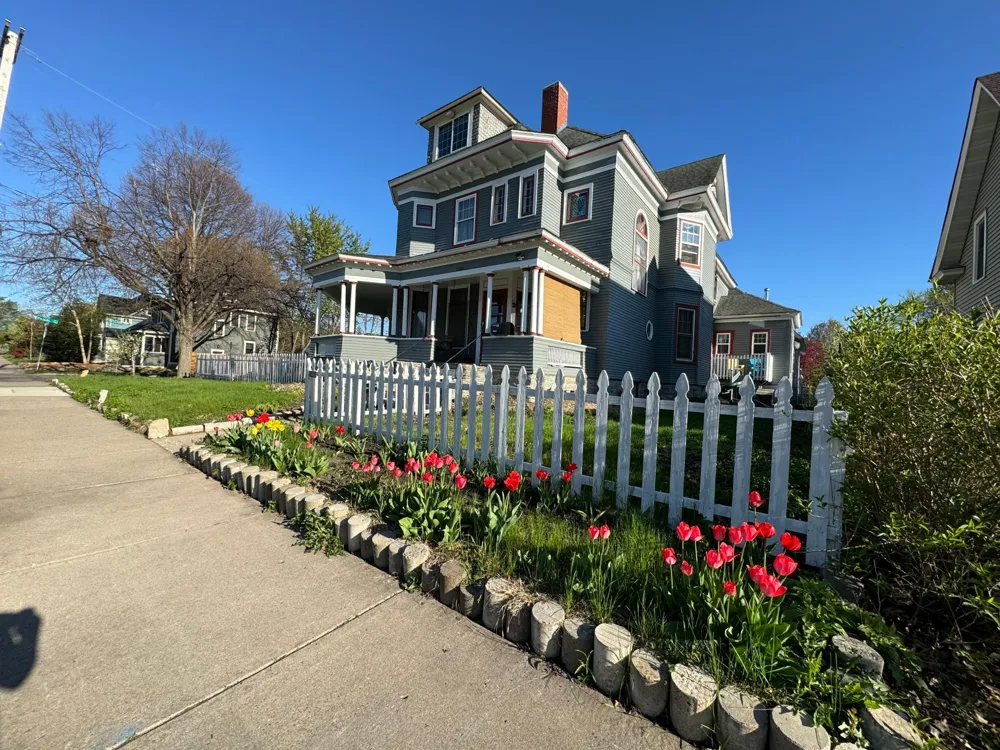1464 Minnehaha Avenue W Saint Paul, MN 55104