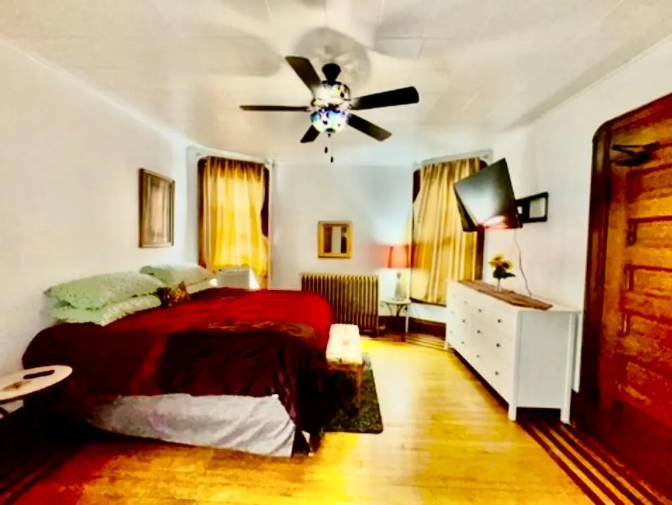 1464 Minnehaha Avenue W Saint Paul, MN 55104