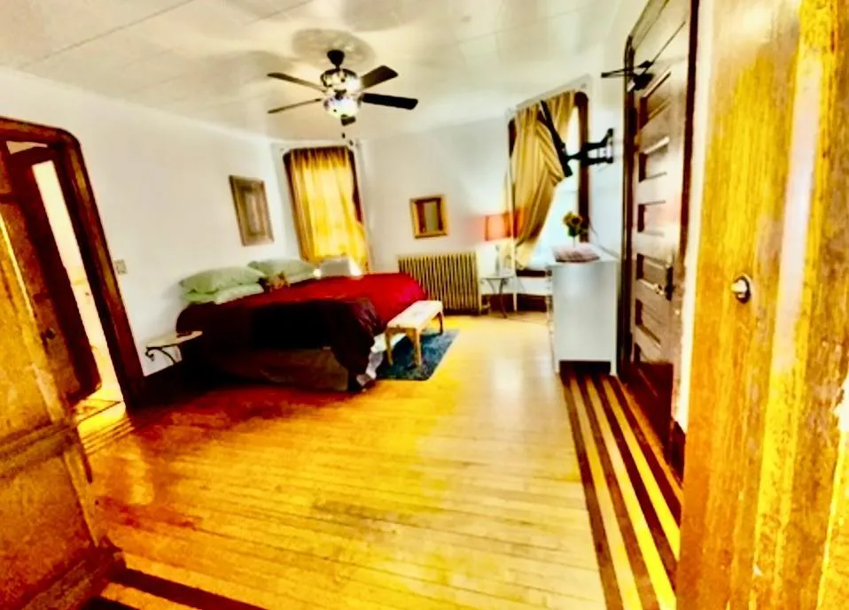 1464 Minnehaha Avenue W Saint Paul, MN 55104