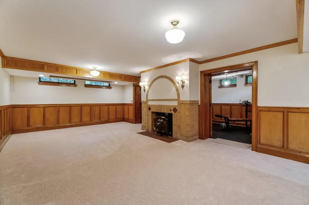 707 W Columbia Street Chippewa Falls, WI 54729
