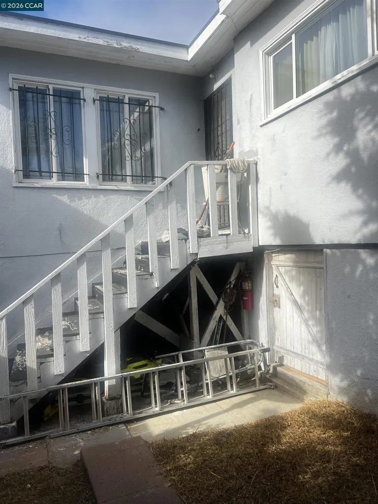1161 64Th St Oakland, CA 94608