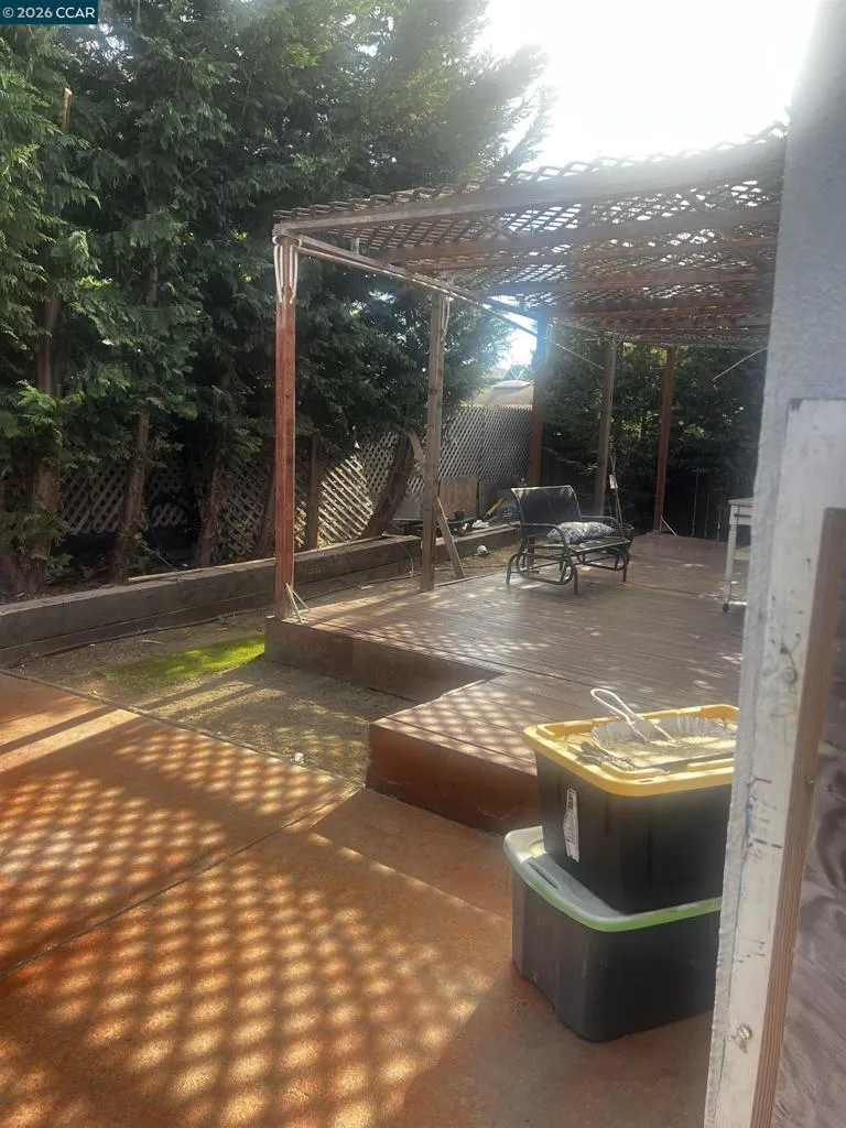 1161 64Th St Oakland, CA 94608