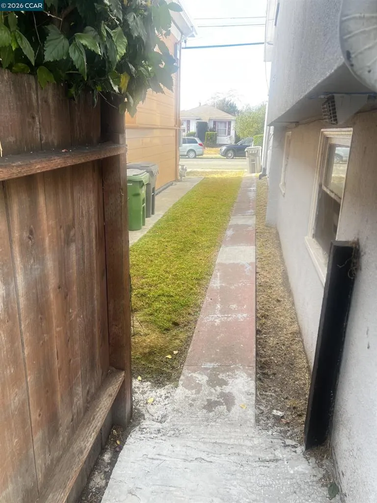 1161 64Th St Oakland, CA 94608