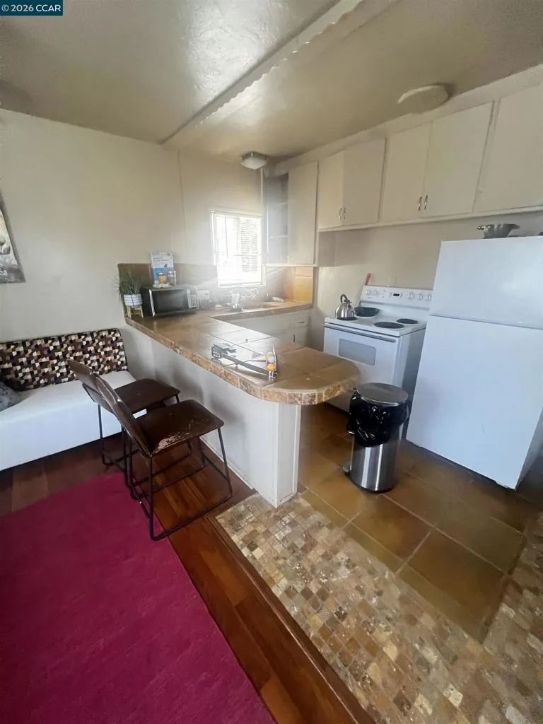 1161 64Th St Oakland, CA 94608